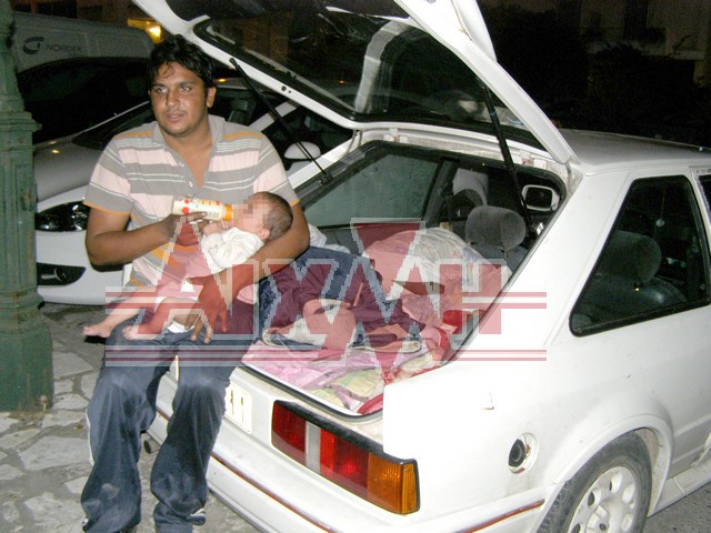 Οικογένεια ζει σε αυτοκίνητο