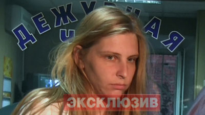 Πέταξε τα παιδιά της από τον 15ο