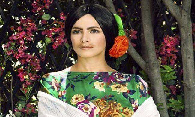 Είχε η Καινούργιου μουστάκι;