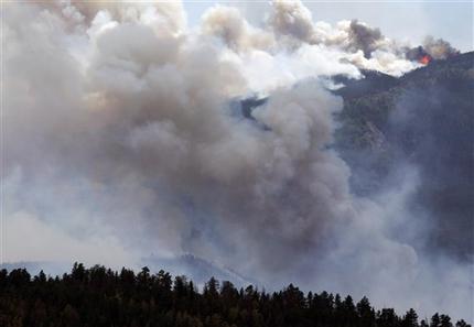 Συνεχίζεται η εκκένωση