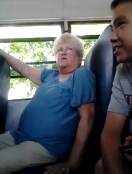 Την έβρισαν και την έκαναν πλούσια