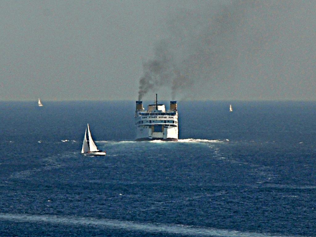 Οι διακοπές… διακόπτονται