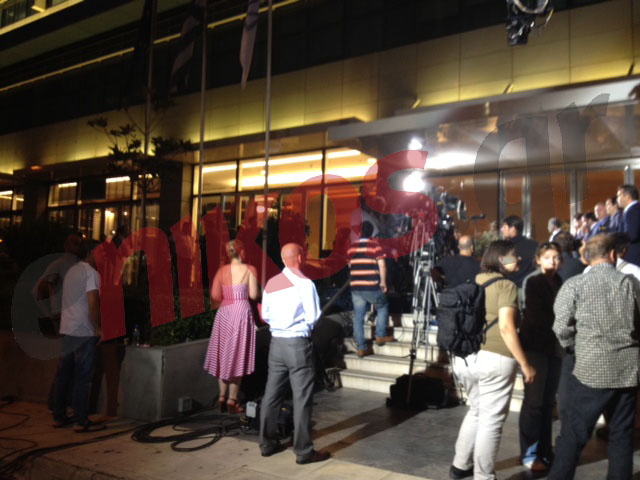 Τώρα – Έξω από τα γραφεία της Νέας Δημοκρατίας