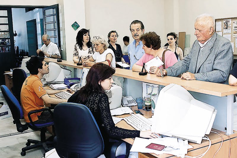 Στάση πληρωμών σε συμβασιούχους