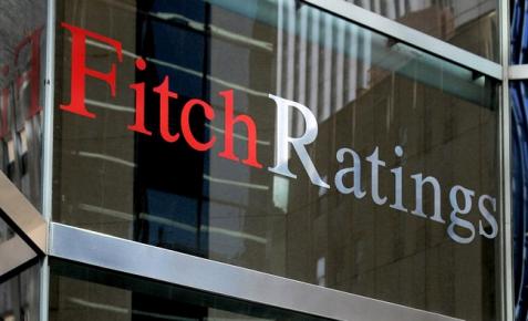 Fitch: Υποβάθμισε την Κύπρο