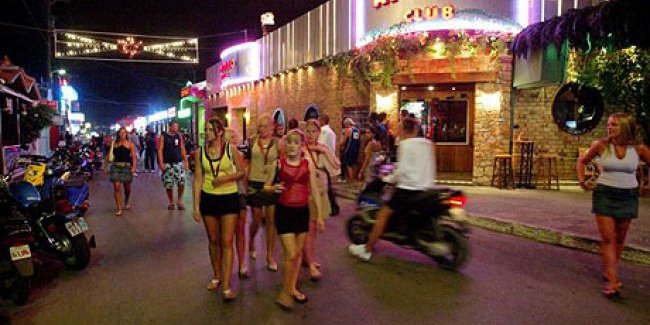 Τα “πέταξε” όλα!