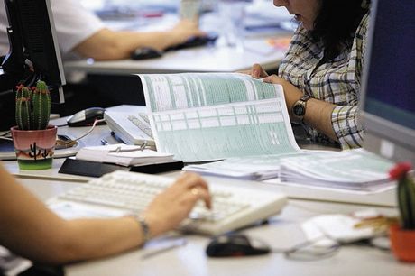 Παγώνουν οι επιστροφές φόρου