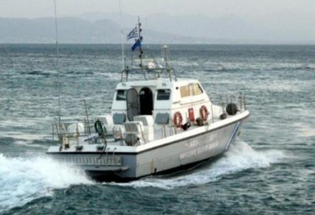 Ιστιοφόρο “έπεσε” σε επιβατηγό