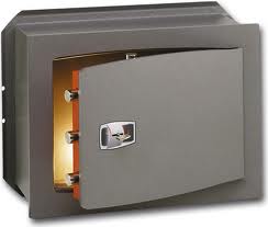 Έκαναν “ντου” με φορτηγό, αλλά…