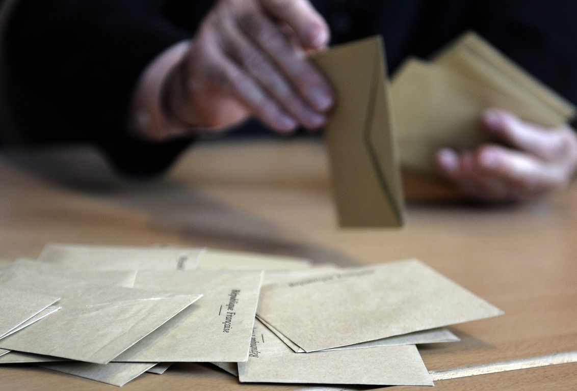 Καταγγέλλει “φακέλωμα”