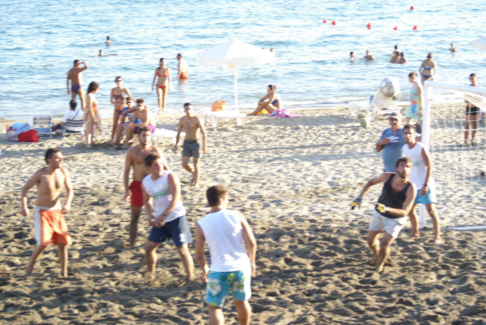 Ποιο Mνημόνιο; Beach Soccer