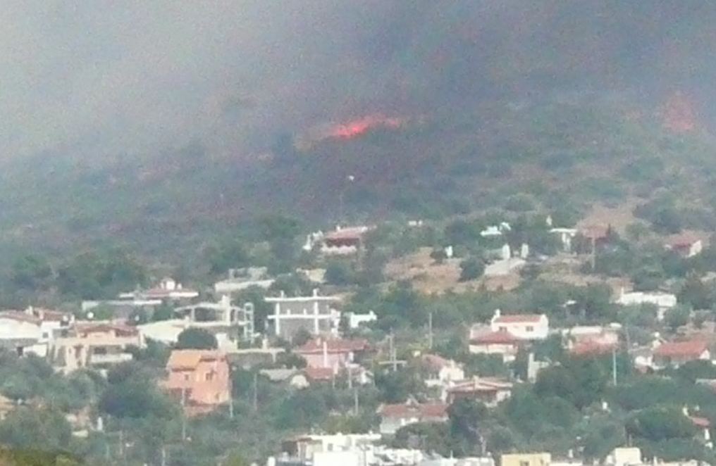 Τώρα – Τραυματίστηκαν πυροσβέστες