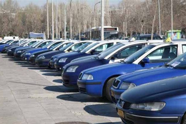 Τώρα -Συγκέντρωση ιδιοκτητών ταξί στην Περιφέρεια Μακεδονίας