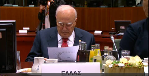 Το έριξε στη μελέτη ο Πρόεδρος