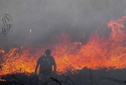 Ανασφάλιστοι στις φλόγες