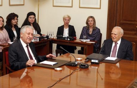 Στον Παπούλια πάει ο Κουβέλης