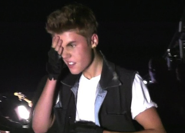 Ο Bieber και ο γυάλινος τοίχος