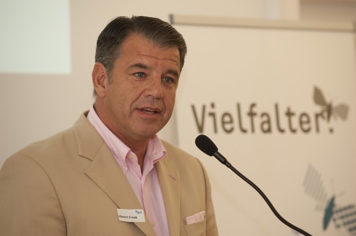 “Χάνουμε λεφτά από τους Έλληνες”