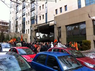 Τώρα- διαμαρτυρία στο Υπουργείο