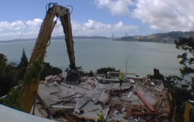 Κατεδάφισαν σπίτι για τη θέα