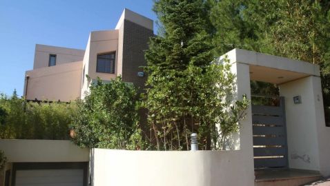 Δώνης: Μέσα στα αίματα το σπίτι