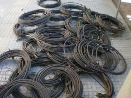 Δύο τόνοι κλεμμένα καλώδια