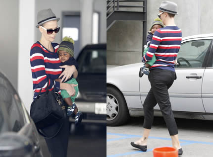 H Charlize ξύρισε το κεφάλι της!