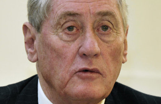 “Τα δάνειά σας πάνε στη Γερμανία”