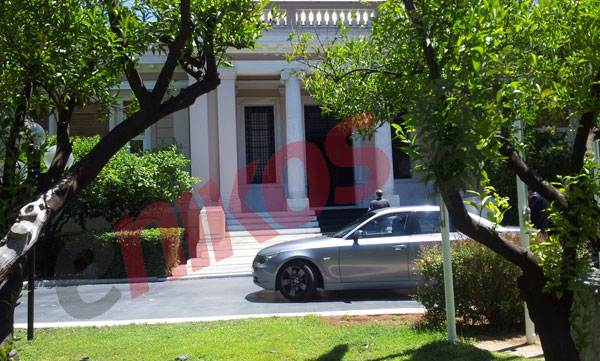 Τώρα-Έκλεισαν οι πόρτες στο Μαξίμου