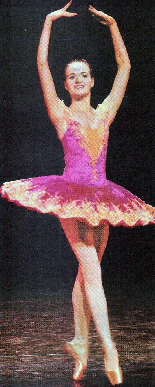 Από τη Λυρική, πρώτη στη Νομική