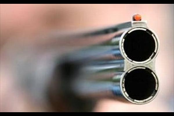 Την τραυμάτισε με καραμπίνα