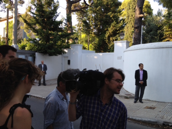 Βγήκε από το σπίτι του ο Σαμαράς