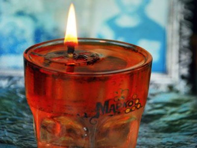 Κλέβουν το λάδι από τα καντήλια