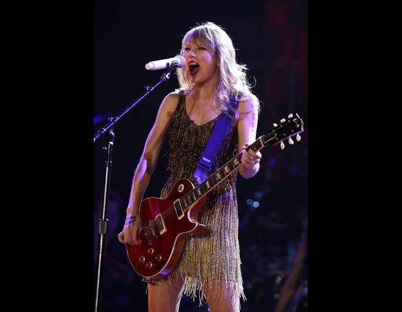 Και πλούσιοι και κάτω των 30!