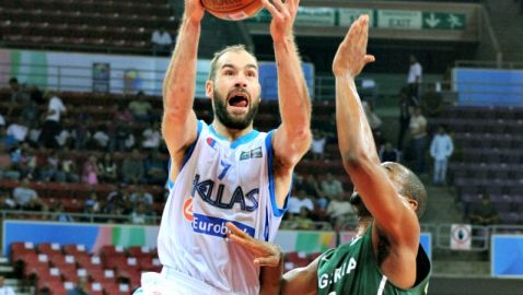 Γυρίζει Ελλάδα