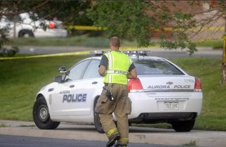 Μπαίνουν στο σπίτι του δράστη