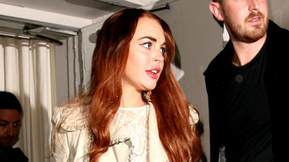 Η Lindsay στο κόκκινο