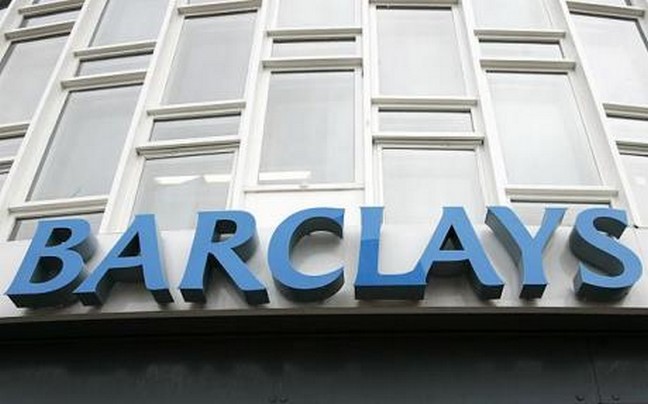 Υποβάθμιση της “Barclays”