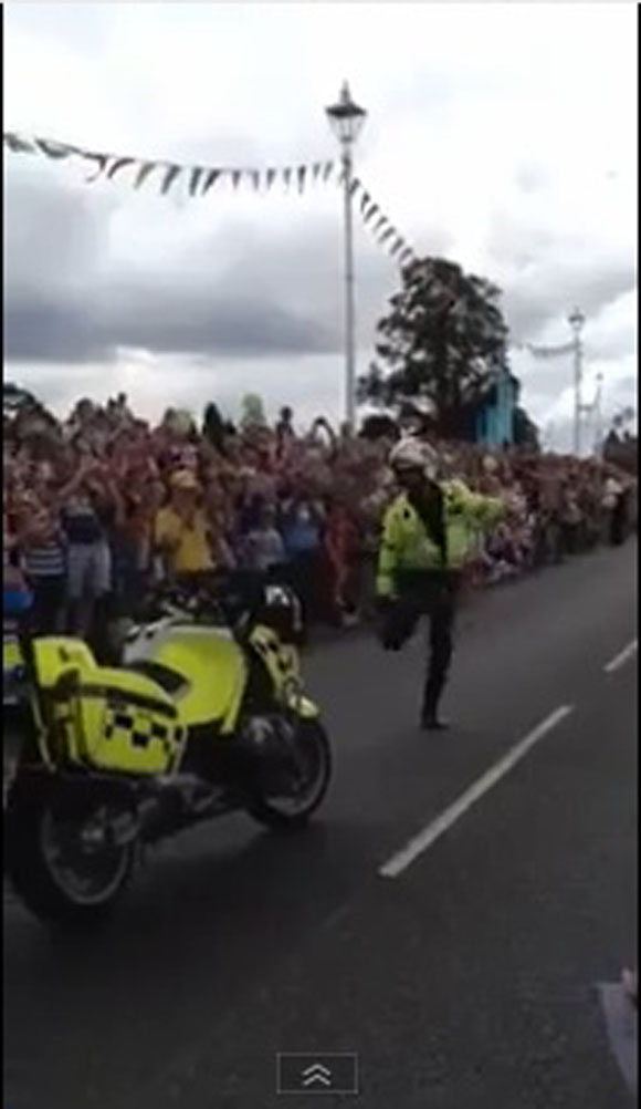 Ο χορευταράς αστυνομικός