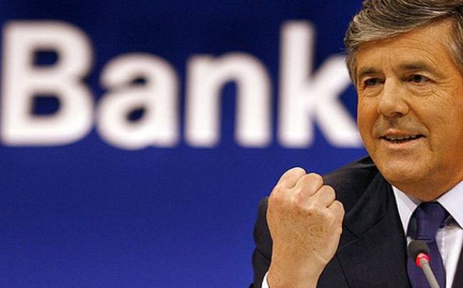 Προτείνει νέο “κούρεμα” χρέους