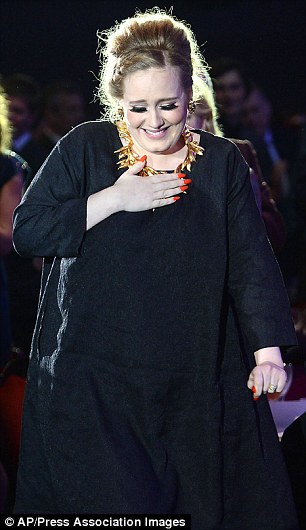 Γεννάει σε δύο μήνες!