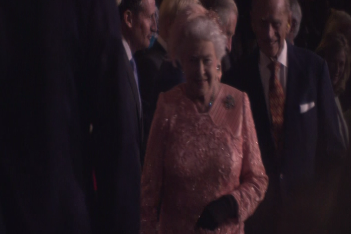 Τώρα-Η Βασίλισσα στο στάδιο