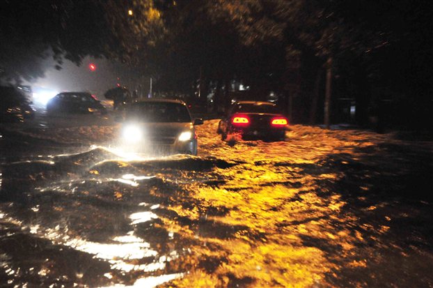 37 οι νεκροί από τις πλημμύρες