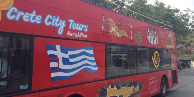 Ένταση για τουριστικό λεωφορείο