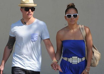 H Lopez “βάζει φωτιά” στην παραλία