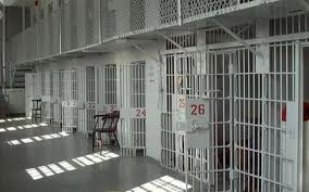 Στη φυλακή για ασέλγεια σε ανήλικη