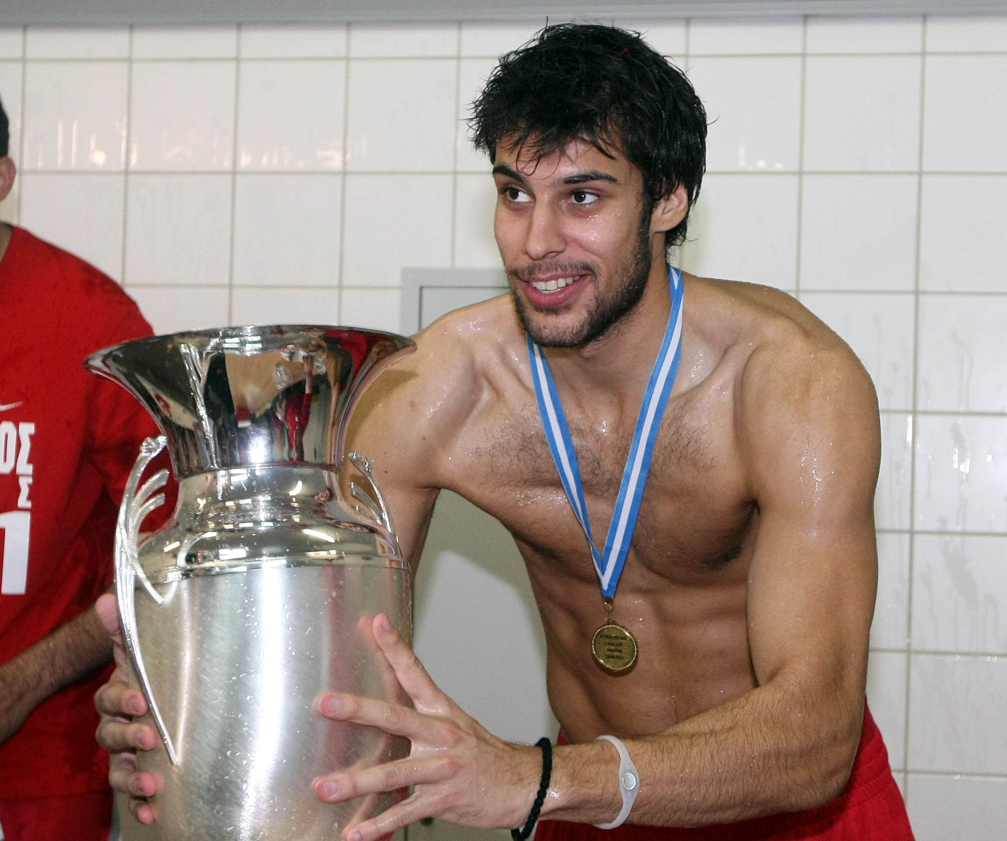 Μένει στον Θρύλο