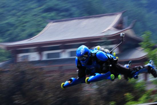 Κατάβαση με 110 χλμ χωρίς φρένα