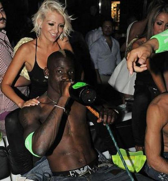 Άλλα κόλπα από Μπαλοτέλι