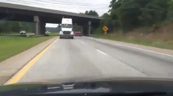 Θα τρακάρουμε!